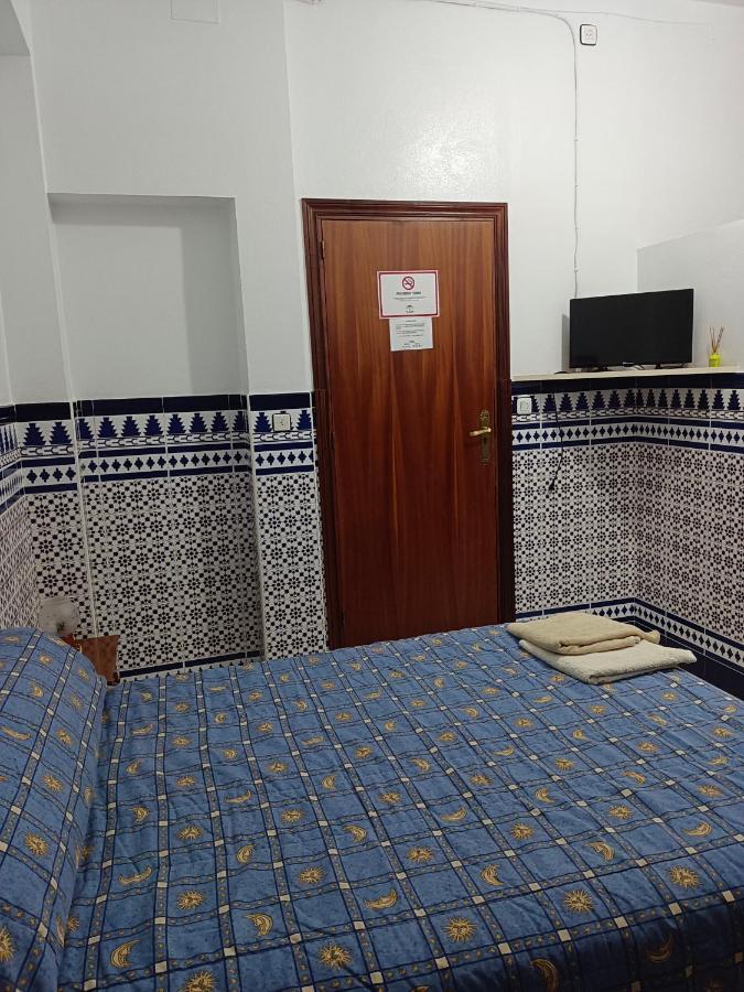 Pension Larra Mairena De Alcor Exteriér fotografie