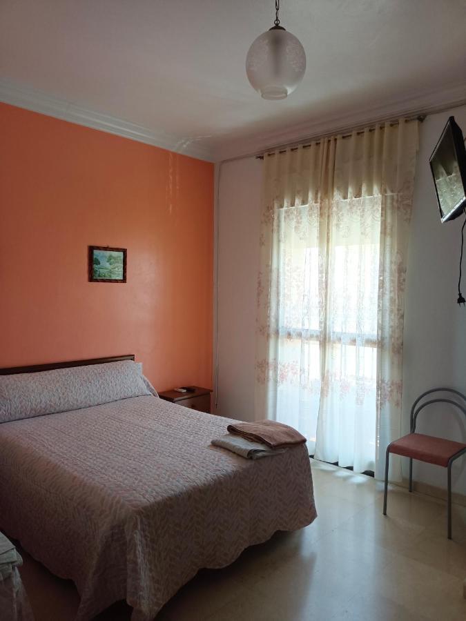 Pension Larra Mairena De Alcor Exteriér fotografie
