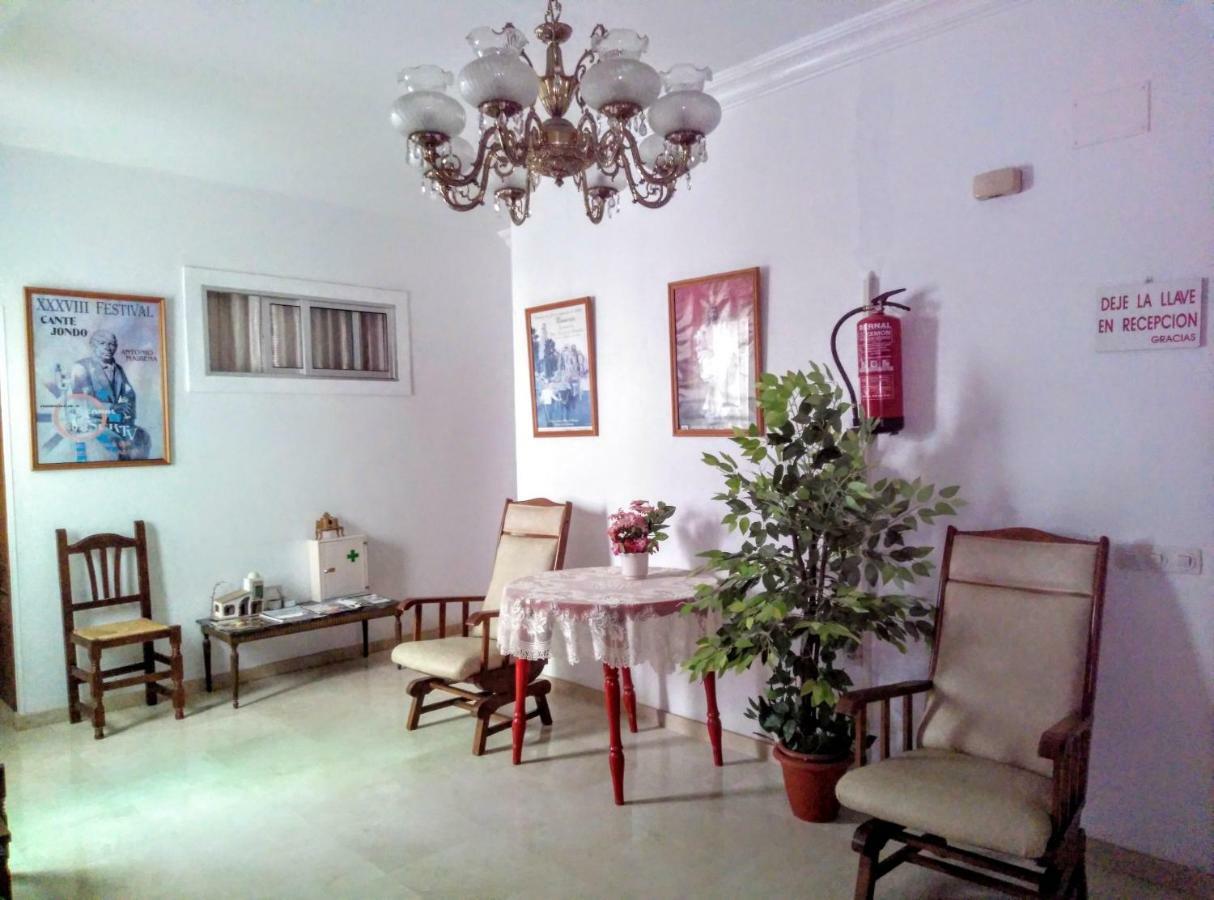 Pension Larra Mairena De Alcor Exteriér fotografie