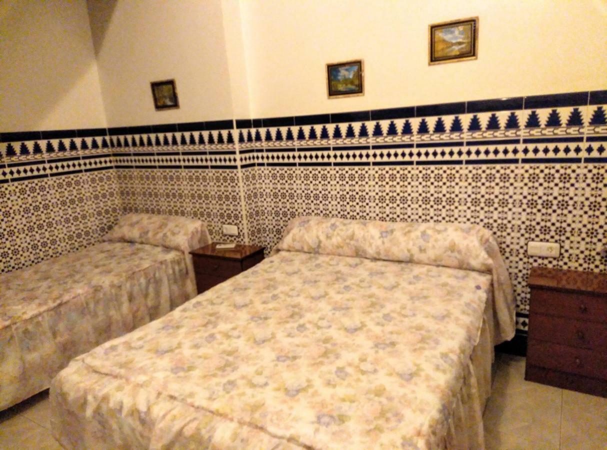 Pension Larra Mairena De Alcor Exteriér fotografie